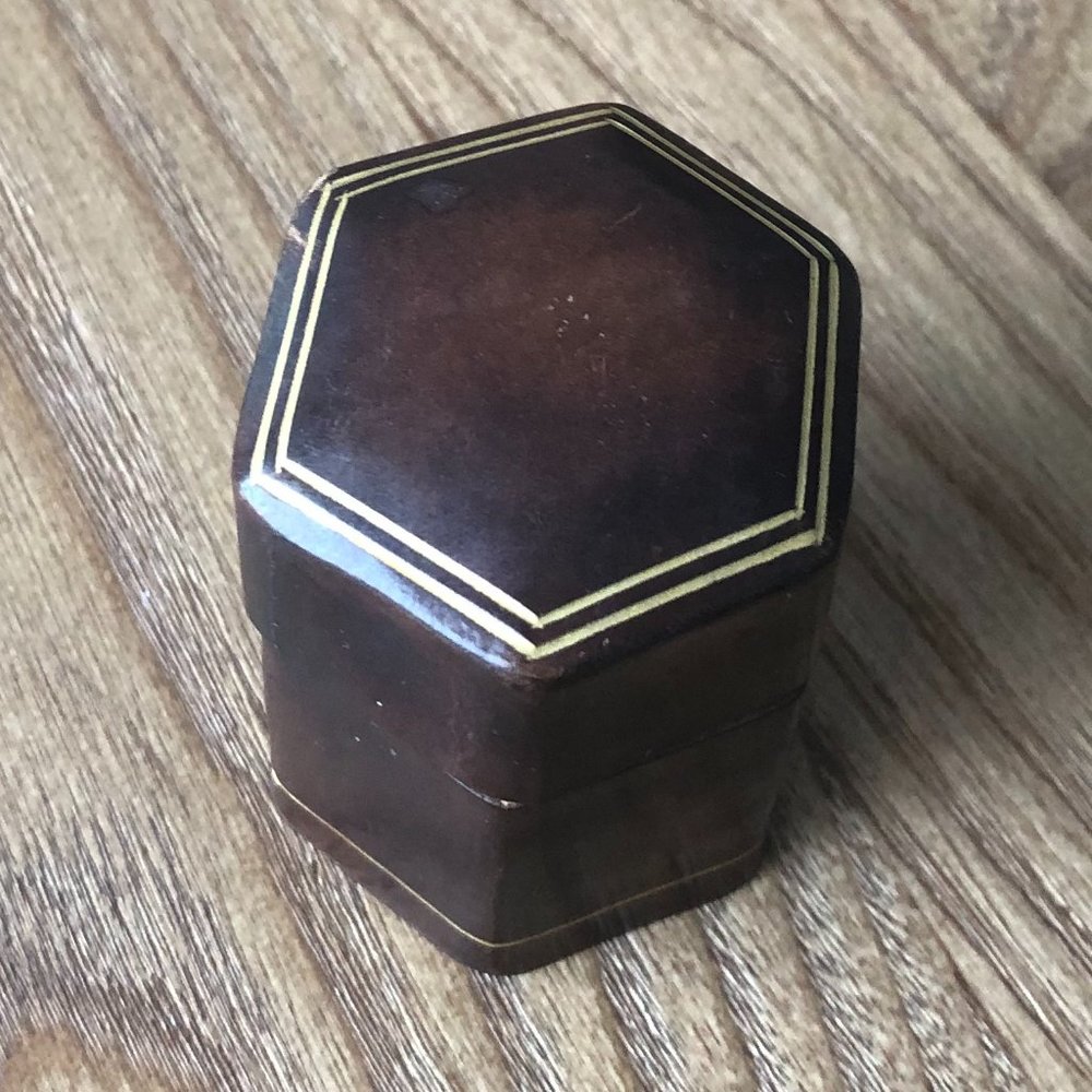 Leather trinket box (vintage)
